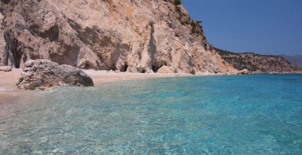 la spiaggia di kato lakkos beach