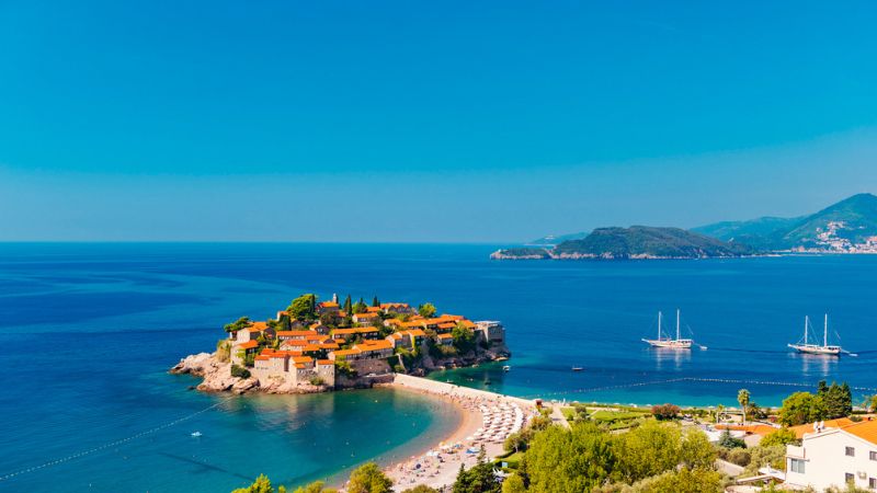 Resort di lusso: fermare il tempo in Montenegro all'Aman Sveti Stefan