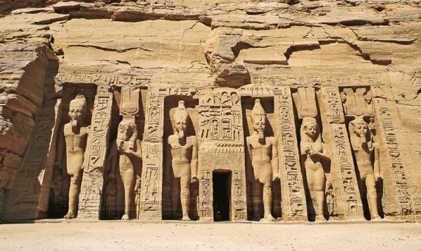 tempio di nefertari abu simbel