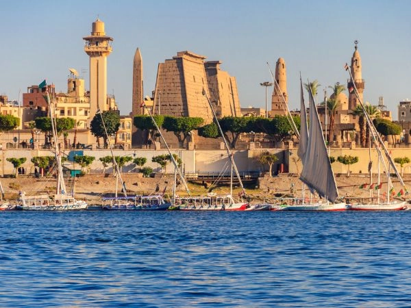 Esplorare Luxor tra templi monumentali, tombe dei faraoni e tesori dell’antico Egitto
