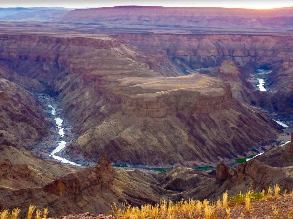 Ammirare il Fish River Canyon, spettacolare gola rocciosa nel cuore della Namibia meridionale