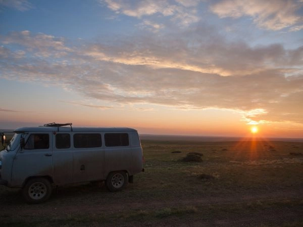 Esplorare la Valle dell’Orkhon, tra steppe mongole, cascate e antichi siti storici