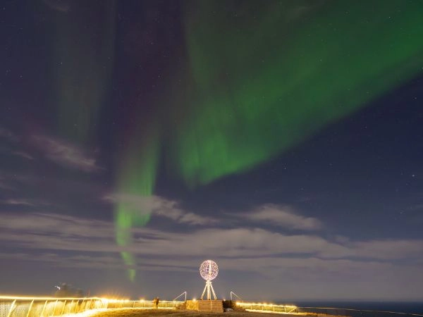 Inseguire l’aurora boreale a Capo Nord, sotto i cieli artici della Norvegia settentrionale