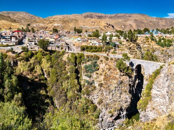 Scoprire Chivay, villaggio andino alle porte del Canyon del Colca, famoso per le sorgenti termali
