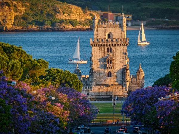 Visitare la Torre di Belém, simbolo di Lisbona affacciato sulle rive del fiume Tago