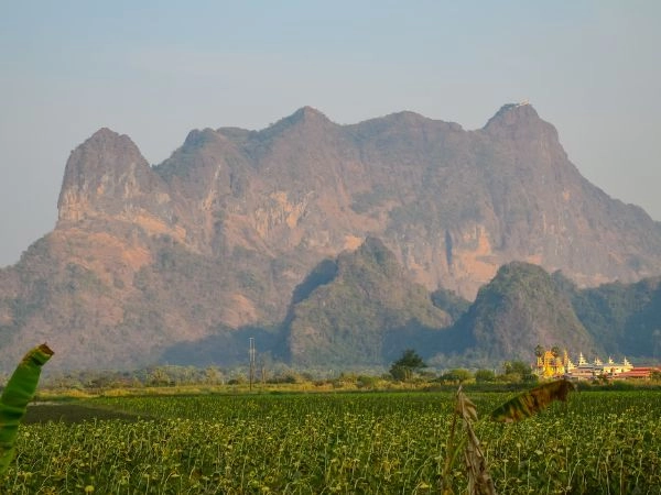 Il Monte Zwegabin è una delle mete più amate di Hpa-An