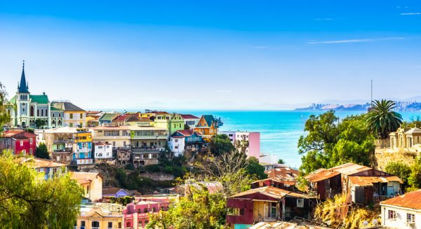 Valparaiso-affacciata-sullOceano-Pacifico-e-una-delle-citta-piu-affascinanti-e-colorate-del-Cile