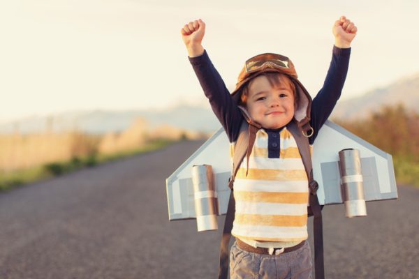 bambini-piccolo-pronto-a-volare-viaggi-con-bambini.