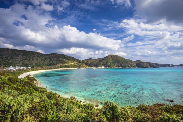 isola-famosa-del-giappone-acque-azzurre-viaggi-