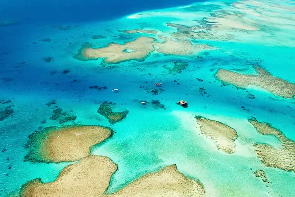 sole-fiji-viste-dall-alto-atolli