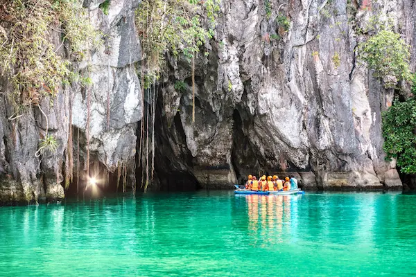 underground-river-filippine-grotte