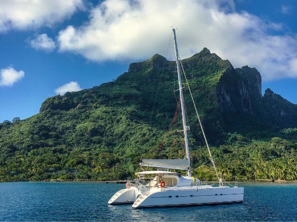 Catamarano a Bora Bora