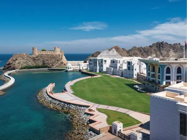 Al Alam Palace a Muscat, storico palazzo reale dell'Oman visitato durante un viaggio di nozze