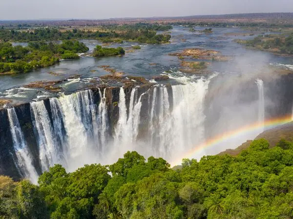 Cascate Vittoria in Zimbabwe, esperienza imperdibile durante una luna di miele in Africa Australe