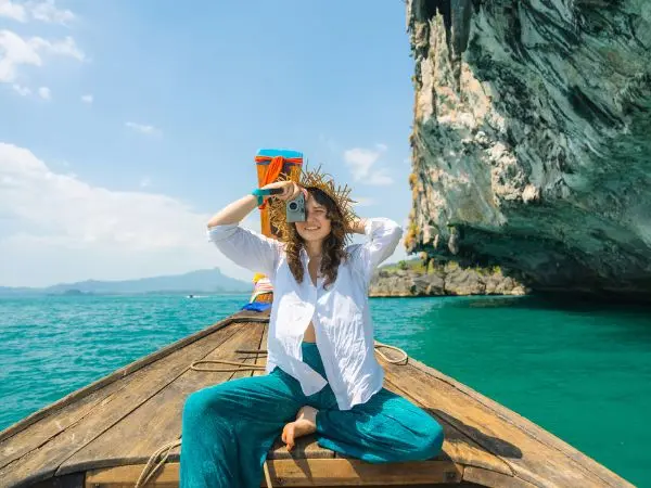 Viaggi su misura per chi sceglie di viaggiare da solo, con focus su donne che viaggiano in solitaria e itinerari sicuri e personalizzati