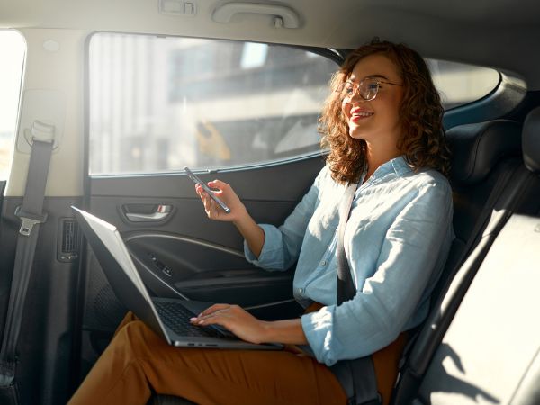 Viaggi in solitaria per professionisti e business traveler, con itinerari su misura e organizzazione completa per chi viaggia spesso per lavoro